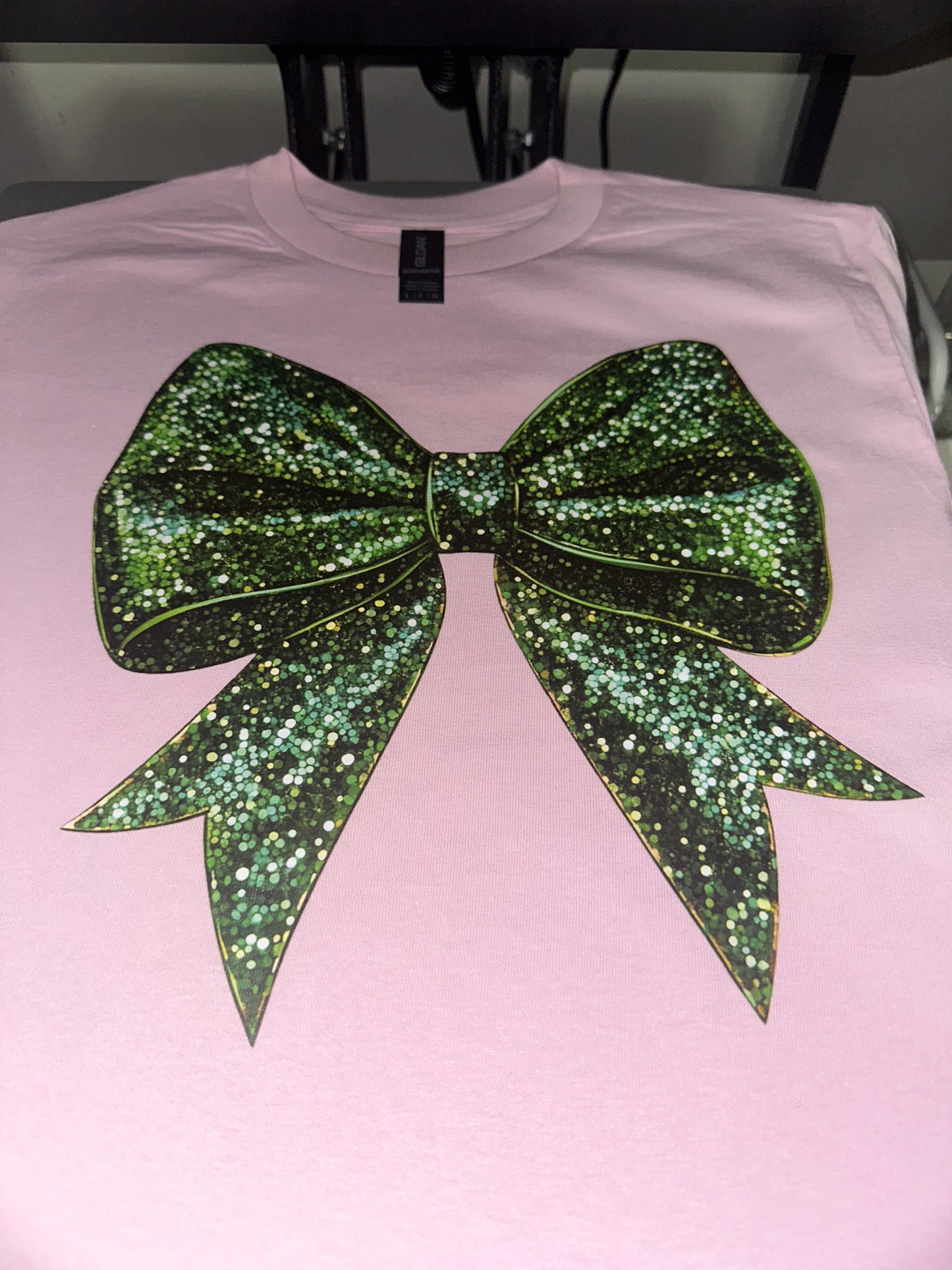 Green bow - pink tee
