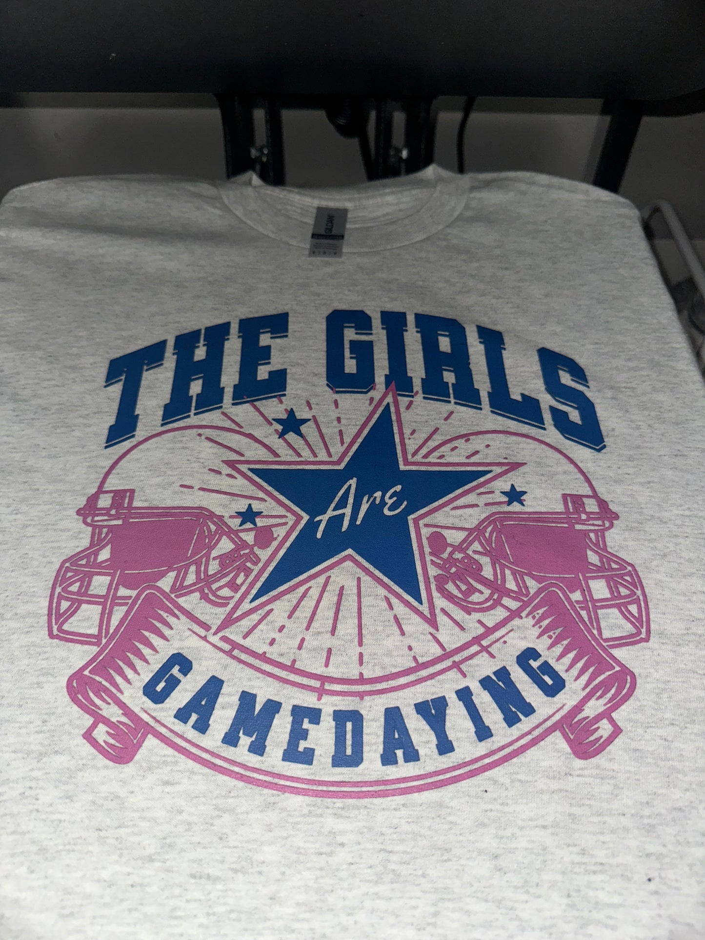 Gamedaying girls - ash tee