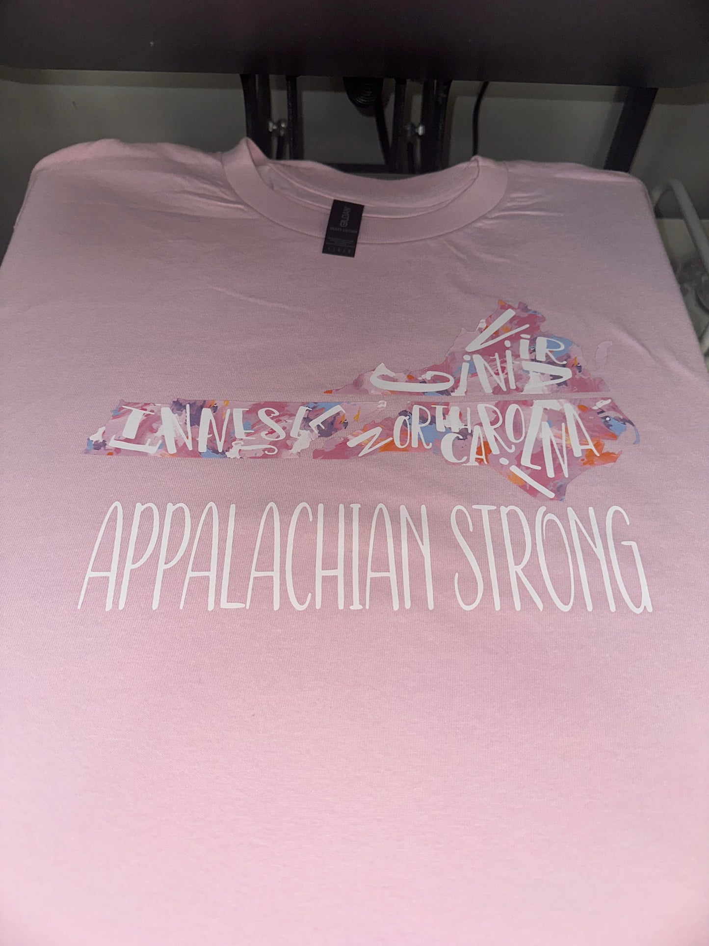 App strong - pink tee